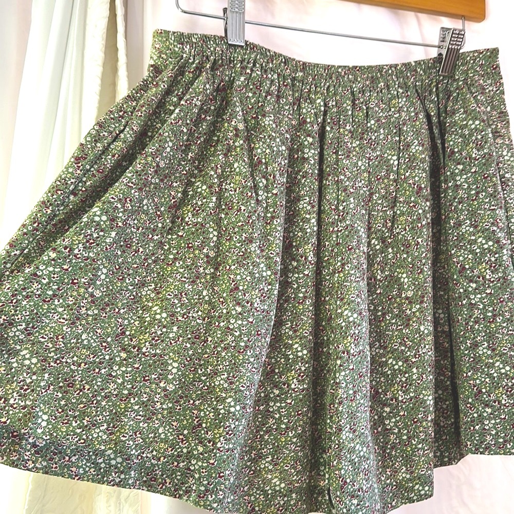 Green Floral Flare Shorts with Pockets